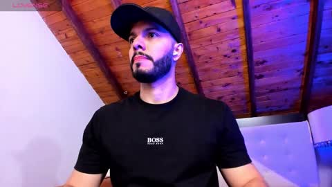 Snapshot of tom_bailey_ chatting on 02-15-26, 01:09 online show from 02-15-26, 01:09