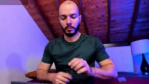 Snapshot of tom_bailey_ chatting on 02-16-26, 12:34 online show from 02-16-26, 12:34