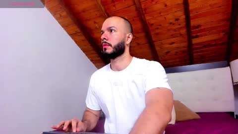 Snapshot of tom_bailey_ chatting on 03-03-26, 12:44 online show from 03-03-26, 12:44