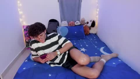 Tom Blue online show from 03-05-26, 01:56