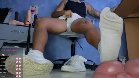 Tom online show from 04-11-26, 12:48