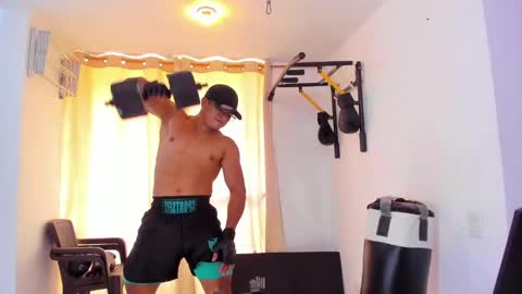 Snapshot of tom_kingfit chatting on 12-06-24, 05:33 SPORTSFIT29 online show from 12-06-24, 05:33