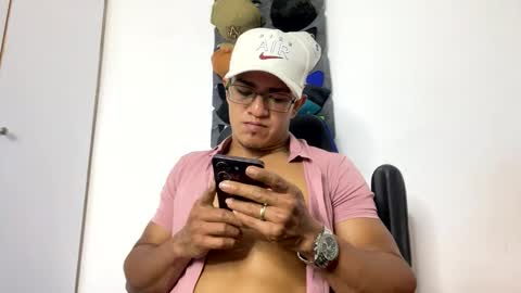 Snapshot of tom_kingfit chatting on 02-07-25, 02:08 SPORTSFIT29 online show from 02-07-25, 02:08