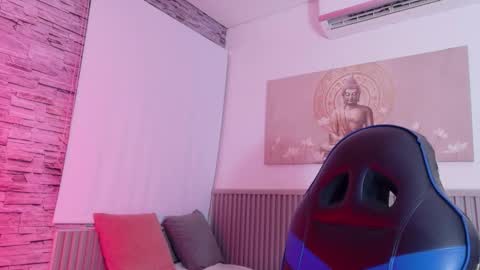 Tom muscle1 online show from 03-06-26, 12:01