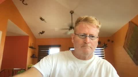 Hola online show from 10-30-25, 06:52