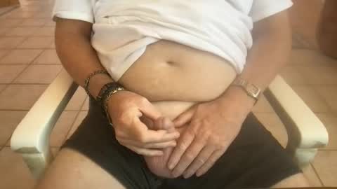 Snapshot of tomascausa chatting on 04-27-26, 05:00 Hola online show from 04-27-26, 05:00