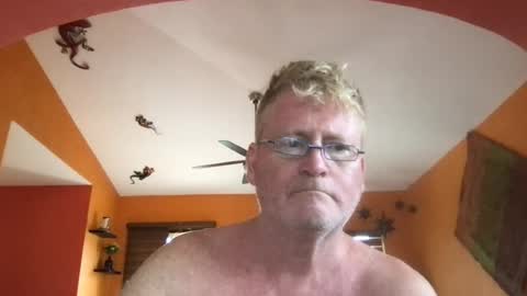 Snapshot of tomascausa chatting on 07-29-26, 07:01 Hola online show from 07-29-26, 07:01