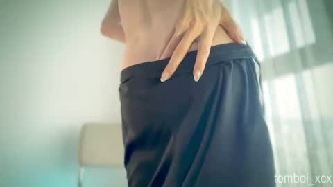 Snapshot of tomboi_xcx chatting on 07-08-26, 07:07 tomboiii online show from 07-08-26, 07:07