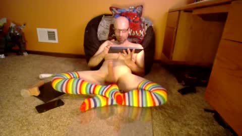 Snapshot of tombomb13 chatting on 09-08-25, 04:17 TomBomb13 online show from 09-08-25, 04:17