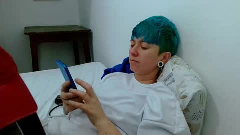 Snapshot of tomboyblue chatting on 02-17-26, 02:52 Blue online show from 02-17-26, 02:52