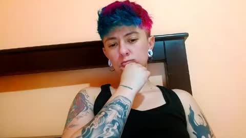 Snapshot of tomboyblue chatting on 06-16-26, 04:53 Blue online show from 06-16-26, 04:53