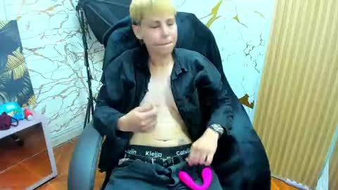 Snapshot of tomboygirl69 chatting on 07-11-26, 01:30 tomboygirl69 online show from 07-11-26, 01:30
