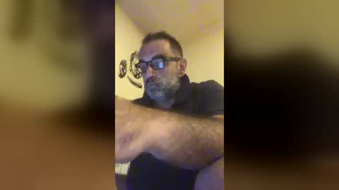 tomcop11111 online show from 07-10-26, 11:07