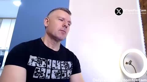 Tom Fox online show from 03-10-25, 06:49