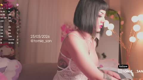 Snapshot of tomie_san chatting on 05-25-26, 10:32 Tomie online show from 05-25-26, 10:32