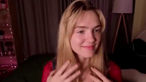 Snapshot of tomikavilandre chatting on 06-25-26, 07:29 Lana online show from 06-25-26, 07:29