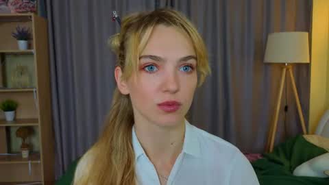 Snapshot of tomikavilandre chatting on 07-03-26, 07:09 Lana online show from 07-03-26, 07:09