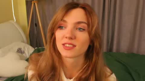 Snapshot of tomikavilandre chatting on 07-25-26, 07:22 Lana online show from 07-25-26, 07:22