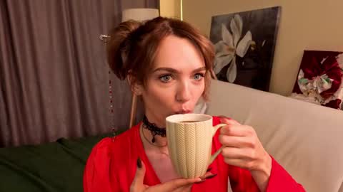 Snapshot of tomikavilandre chatting on 07-27-26, 07:10 Lana online show from 07-27-26, 07:10