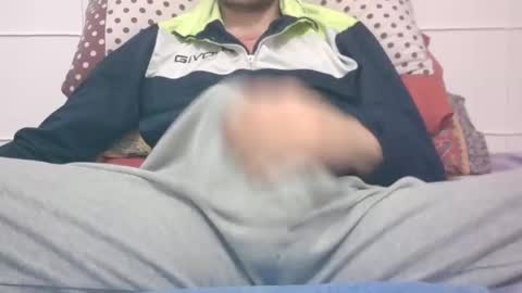 Snapshot of tommaso9046 chatting on 01-18-25, 05:04 tommaso9046 online show from 01-18-25, 05:04