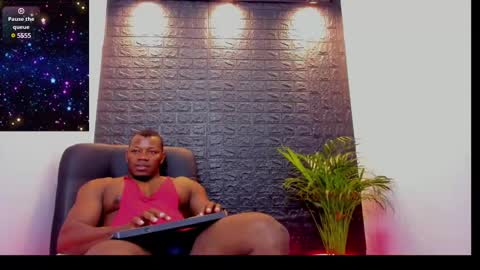 Snapshot of tommike388 chatting on 02-21-25, 02:50 Tom Mike online show from 02-21-25, 02:50