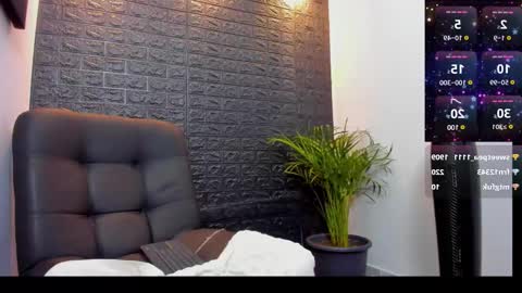 Snapshot of tommike388 chatting on 03-09-25, 01:04 Tom Mike online show from 03-09-25, 01:04