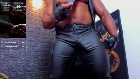 Snapshot of tommike388 chatting on 09-27-25, 02:49 Tom Mike online show from 09-27-25, 02:49