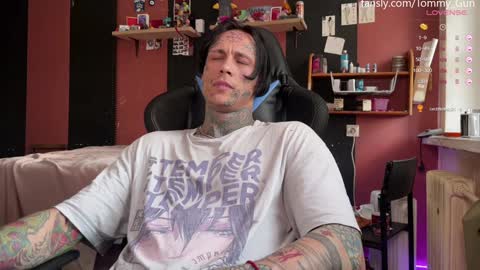 Snapshot of tommy__gun_ chatting on 12-12-24, 11:50 Tommy and Katana online show from 12-12-24, 11:50