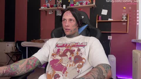 Snapshot of tommy__gun_ chatting on 12-14-24, 12:23 Tommy and Katana online show from 12-14-24, 12:23