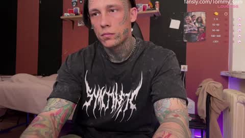 Snapshot of tommy__gun_ chatting on 12-15-24, 01:43 Tommy and Katana online show from 12-15-24, 01:43