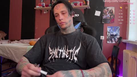 Snapshot of tommy__gun_ chatting on 12-16-24, 08:41 Tommy and Katana online show from 12-16-24, 08:41