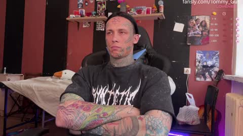 Snapshot of tommy__gun_ chatting on 12-16-24, 11:44 Tommy and Katana online show from 12-16-24, 11:44