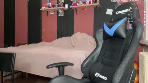 Snapshot of tommy__gun_ chatting on 12-18-24, 05:10 Tommy and Katana online show from 12-18-24, 05:10