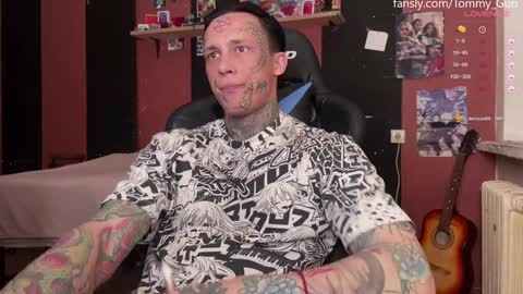 Snapshot of tommy__gun_ chatting on 12-18-24, 08:14 Tommy and Katana online show from 12-18-24, 08:14