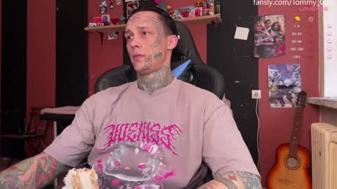 Snapshot of tommy__gun_ chatting on 12-22-24, 10:38 Tommy and Katana online show from 12-22-24, 10:38