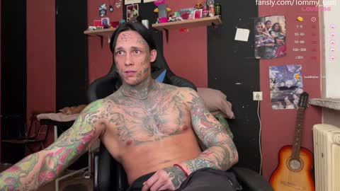 Snapshot of tommy__gun_ chatting on 12-22-24, 01:44 Tommy and Katana online show from 12-22-24, 01:44