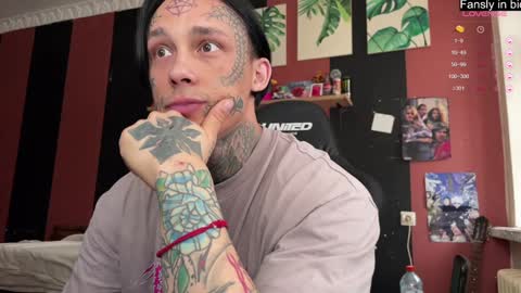 Snapshot of tommy__gun_ chatting on 12-23-24, 09:16 Tommy and Katana online show from 12-23-24, 09:16