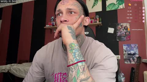 Snapshot of tommy__gun_ chatting on 12-23-24, 12:19 Tommy and Katana online show from 12-23-24, 12:19