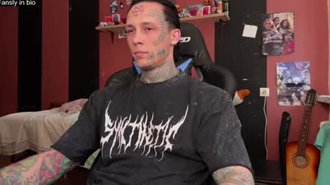 Snapshot of tommy__gun_ chatting on 12-25-24, 10:17 Tommy and Katana online show from 12-25-24, 10:17