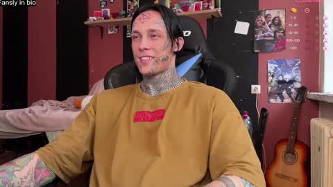 Snapshot of tommy__gun_ chatting on 12-27-24, 08:35 Tommy and Katana online show from 12-27-24, 08:35