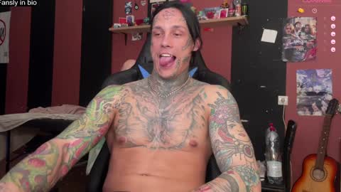 Snapshot of tommy__gun_ chatting on 12-27-24, 04:32 Tommy and Katana online show from 12-27-24, 04:32