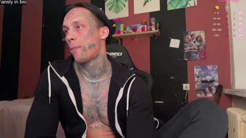 Snapshot of tommy__gun_ chatting on 12-29-24, 05:33 Tommy and Katana online show from 12-29-24, 05:33