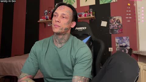 Snapshot of tommy__gun_ chatting on 12-30-24, 01:25 Tommy and Katana online show from 12-30-24, 01:25