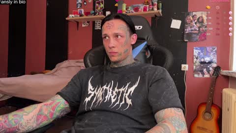 Snapshot of tommy__gun_ chatting on 01-01-25, 08:56 Tommy and Katana online show from 01-01-25, 08:56