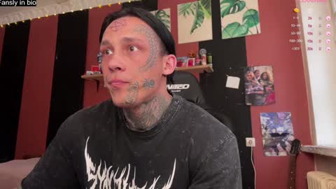 Snapshot of tommy__gun_ chatting on 01-01-25, 12:22 Tommy and Katana online show from 01-01-25, 12:22