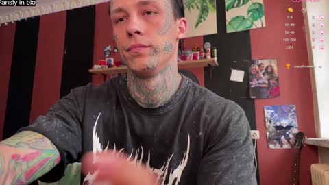 Snapshot of tommy__gun_ chatting on 01-02-25, 09:33 Tommy and Katana online show from 01-02-25, 09:33