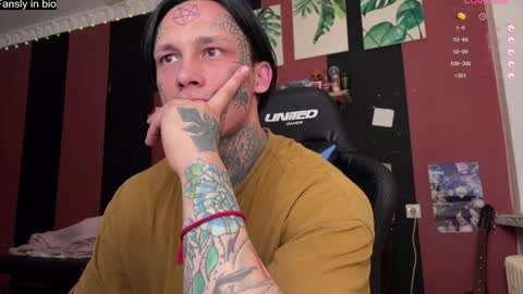 Snapshot of tommy__gun_ chatting on 01-03-25, 01:58 Tommy and Katana online show from 01-03-25, 01:58