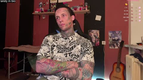 Snapshot of tommy__gun_ chatting on 01-09-25, 05:33 Tommy and Katana online show from 01-09-25, 05:33