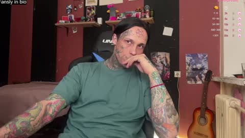 Snapshot of tommy__gun_ chatting on 01-10-25, 06:06 Tommy and Katana online show from 01-10-25, 06:06