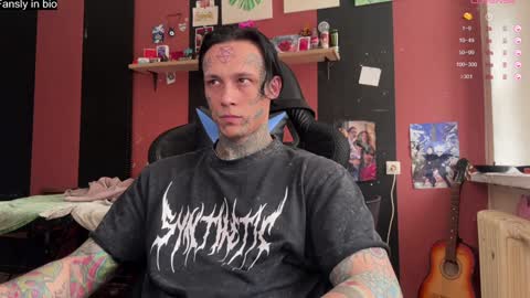 Snapshot of tommy__gun_ chatting on 01-12-25, 08:36 Tommy and Katana online show from 01-12-25, 08:36